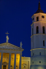 Obraz premium Vilnius in Litauen in der Nacht