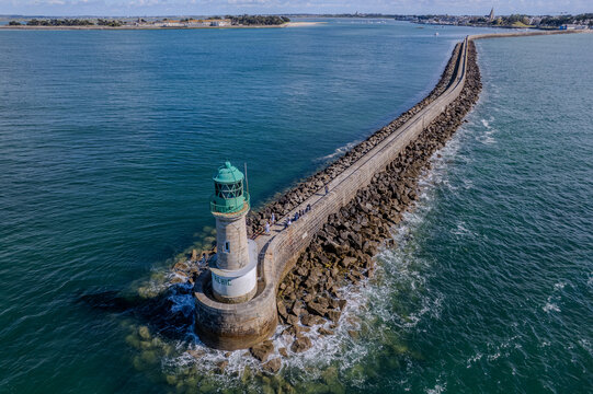 Tr&eacute;hic lighthouse at Le Croisic, France