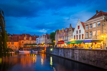 Fototapeta premium night scene of old town with canal in Brugge, Belgium