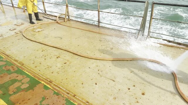 seafarers discharge cargo residues to the sea. pollution prevention. MARPOL. job. work. sea water.