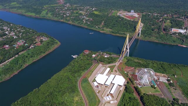 Overhead view of Puente de la Integraci&oacute;n over Paran&aacute; River at Triple Frontier in Foz do Igua&ccedil;u, Paran&aacute;, Brazil, connecting Presidente Franco, Paraguay,Puerto Iguaz&uacute;, Argentina, with Roda Gigante