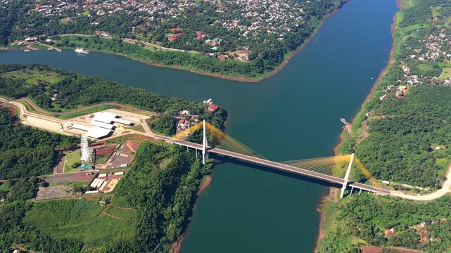 Puente de la Integraci&oacute;n over Paran&aacute; River near confluence with Iguaz&uacute; River at Triple Frontier in Foz do Igua&ccedil;u, Paran&aacute;, Brazil, connecting Presidente Franco, Paraguay, with Puerto Iguaz&uacute;, Argentina