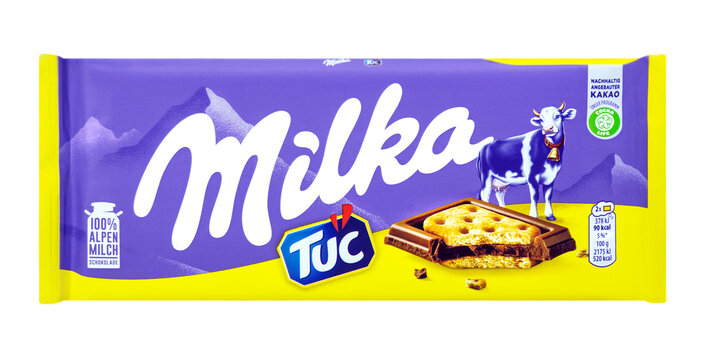 1 Tafel Milka Schokolade Alpenmilch Tuc Hintergrund transparent PNG cut out