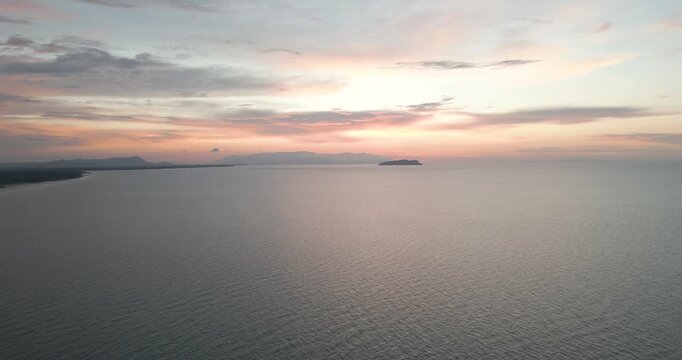 Commonly known as the "Golden Beach," Trombol Beach is a vast, scenic stretch of coastline located about 25&ndash;30 km (a 45&ndash;minute drive) from Kuching. It has gained significant popularity recently.