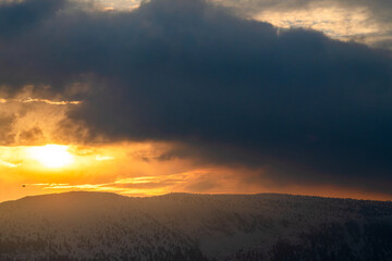 horyzont, barwa, sundown, niebo, słońce, chmura, natura, zachód słońca, góry, krajobraz, wschody, dzisiejszy wieczór, piękne, brzask, poranek, blękit, cloudscape, panoramiczne, drzew, iskra, wieczorny © Adrian Jaśpiński