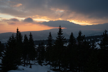 horyzont, barwa, sundown, niebo, słońce, chmura, natura, zachód słońca, góry, krajobraz, wschody, dzisiejszy wieczór, piękne, brzask, poranek, blękit, cloudscape, panoramiczne, drzew, iskra, wieczorny © Adrian Jaśpiński