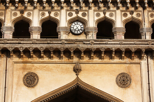 wall clock of charminar