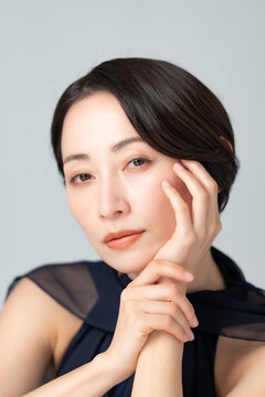 女性
