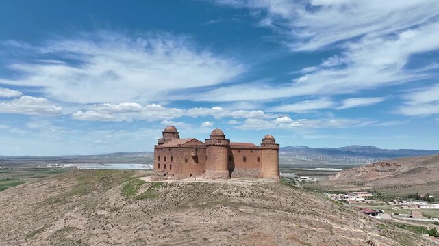 Vista a&eacute;rea del bonito castillo de la calahorra en el marquesado de Zenete, Andaluc&iacute;a