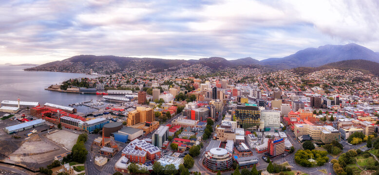 D Tas Hobart sunrise port CBD pan