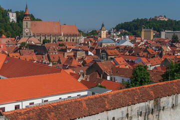 Fototapeta premium Panoramic View of Brasov Old Town with Black Church and Fortress, Romania