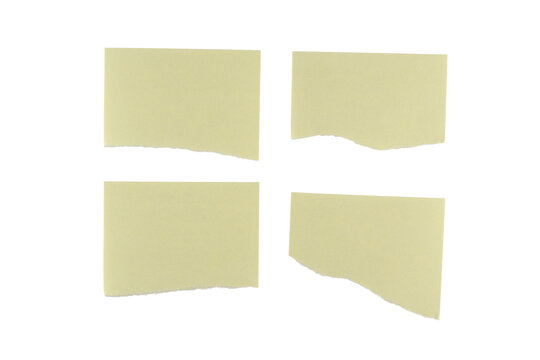 Trozos de hoja de papel para notas de color amarillo