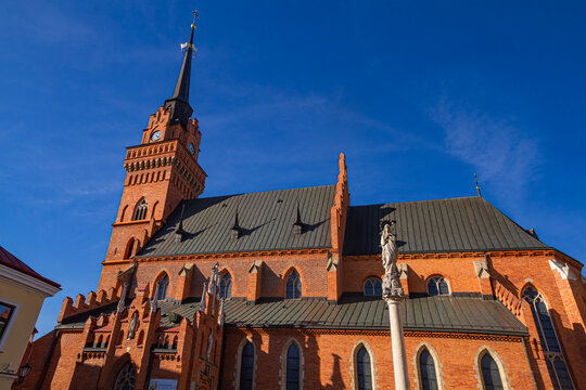 The red brick Cathedral Basilica of the Nativity of the Blessed Virgin Mary in Tarn&oacute;w - Gothic architecture | Bazylika katedralna Narodzenia NMP w Tarnowie z czerwonej cegły - Architektura gotycka
