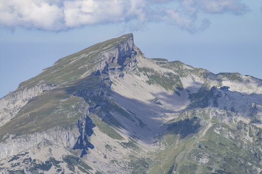 Mountain panorama from the Walser Hammerspitze, 2170m, to the Hoher Ifen, 2230m, Kleinwalsertal, Vorarlberg, Allg&auml;u Alps, Austria