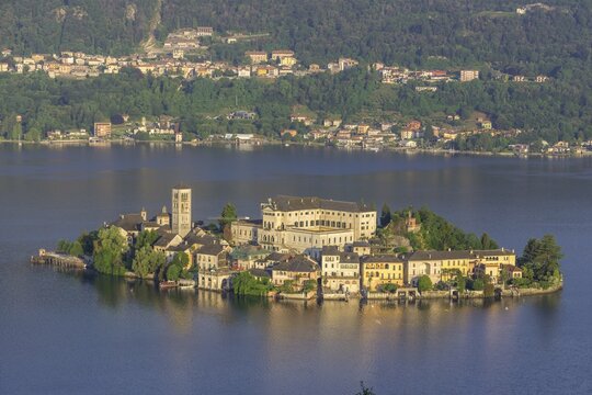 View of the island Isola San Giulio in Lake Orta, Lago d'Orta, Orta San Giulio, Piedmont, Italy