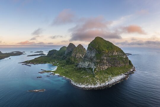Tr&aelig;na Island, Traena, Sanna, Helgeland Coast, Nordland, Norway