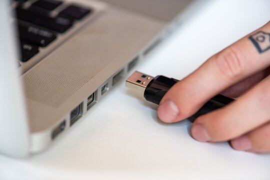 Usb Drive Insert Images – Browse 2,637 Stock Photos, Vectors, and Video ...