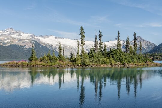 Garibaldi Lake, Turquoise Mountain Lake, Reflection of a Mountain Range, Guard Mountain and Deception Peak, Glacier, Garibaldi Provincial Park, British Columbia, Canada