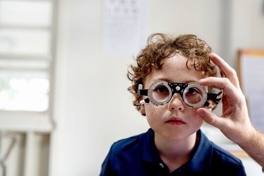 Child eye exam vision test
