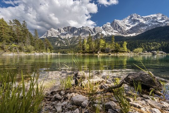 Eibsee lake and Zugspitze massif with Zugspitze, Wetterstein range, near Grainau, Upper Bavaria, Bavaria, Germany