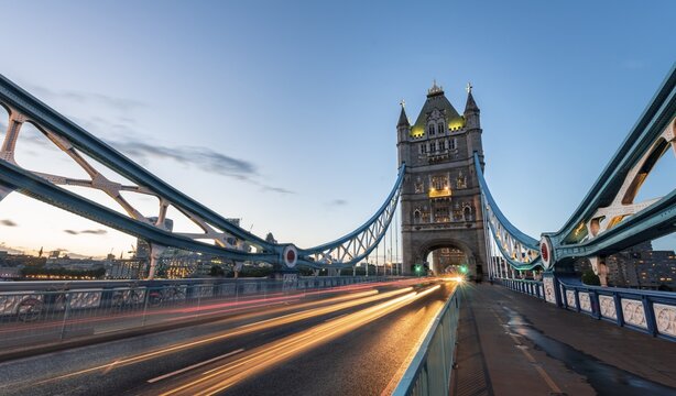 Tower Bridge in the evening, light traces of passing cars, London, England, Great Britain