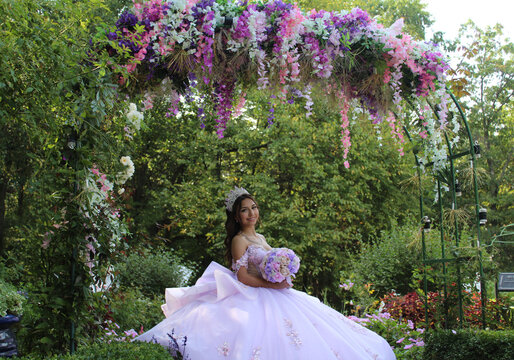 sweet 16 princesse in floral garden