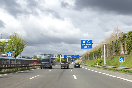 Autobahnausfahrt 44, Do-Barop auf Autobahn A40 in Richtung Bochum
