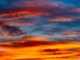Fototapeta premium Bunter Himmel bei Sonnenuntergang