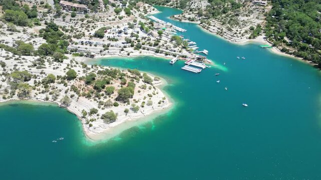 Entr&eacute;e des Gorges du Verdon dans le sud de la France avec ses lacs &agrave; proximit&eacute;