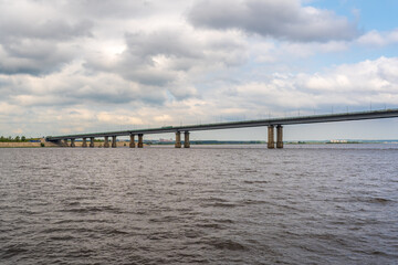 Obraz premium The large Zaimishchensky automobile bridge across the Volga River near Kazan, Russia