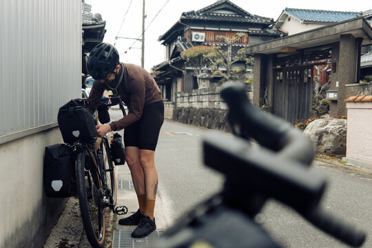 Cycling in Japan when the cherry blossoms are in bloom