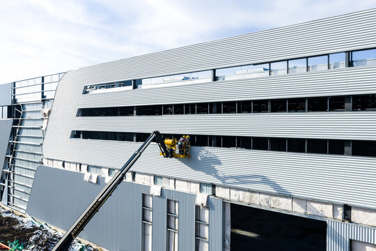 Industrial Wall Maintenance