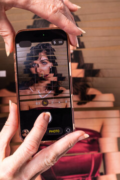 Capturing a collage with a Smartphone Camera 