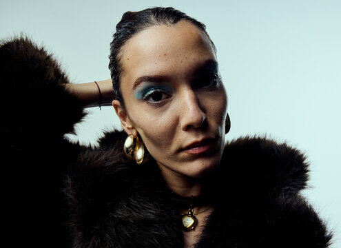 Woman with highlighted make-up