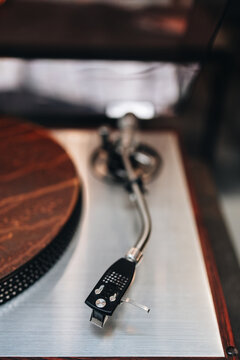 Vintage Turntable with Vinyl