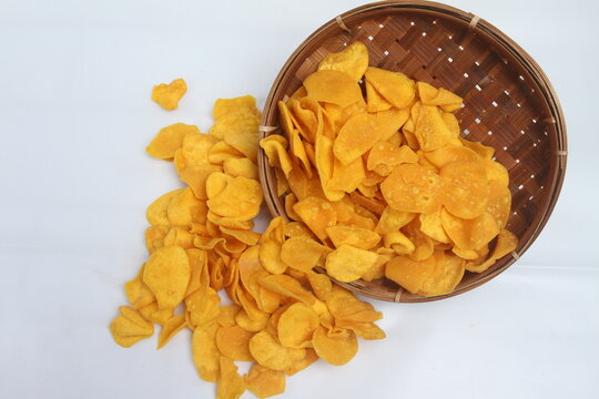 carica chips on white background