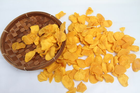 carica chips on white background