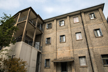 Obraz premium Old brick warehouse building exterior in Hangzhou, China