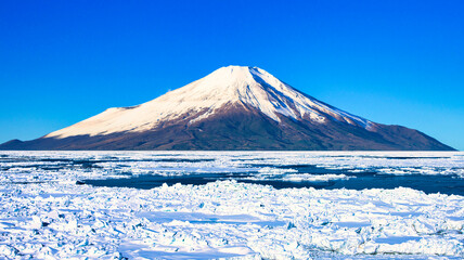 オホーツク海の流氷と富士山合成 © san724