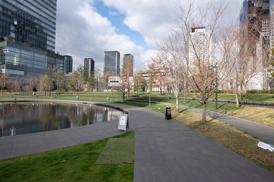 大阪駅　うめきた公園