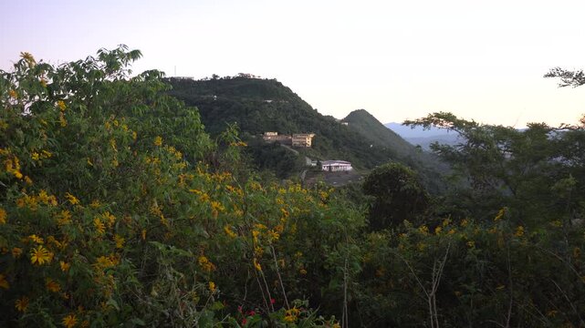 The natural beauty of the cloudy skies of the hilly region