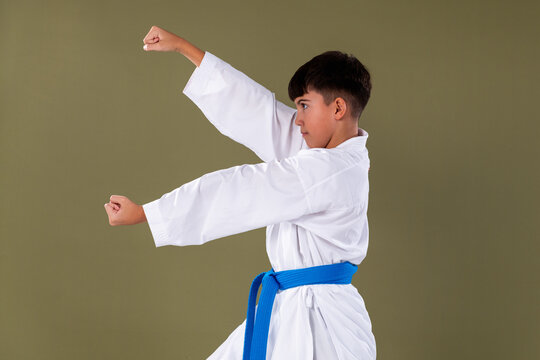 Oi zuki combination , Shotokan karate double punch technique, demonstrating coordination, strength, and controlled movement in training.