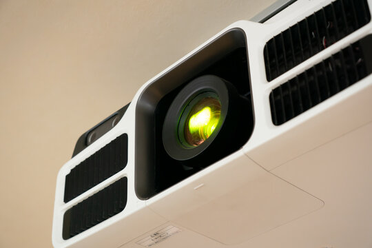 プロジェクター