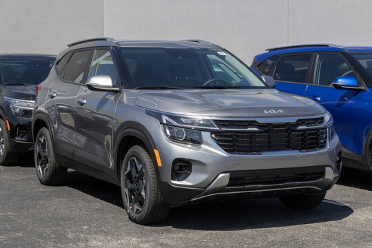 Kia Seltos S AWD Compact SUV at a dealership. Kia offers the Seltos with a 2.0L MPI 4-Cylinder engine. MY:2026