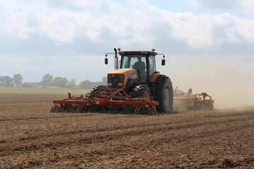 Fototapeta premium Cutting edge plows, improving soil health