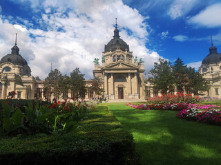 Fototapeta premium Széchenyi Thermal Bath and gardens in Budapest, Hungary.