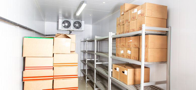 Refrigeration chamber for food storage