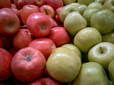 Red and green apples