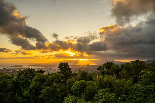 Sunset View from Tantalus Lookout, Oahu, Hawaii