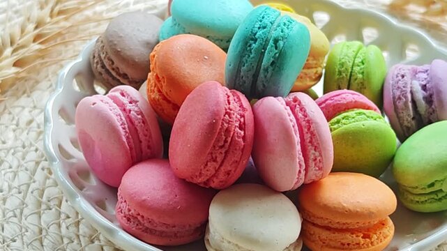  A macarons in a plate